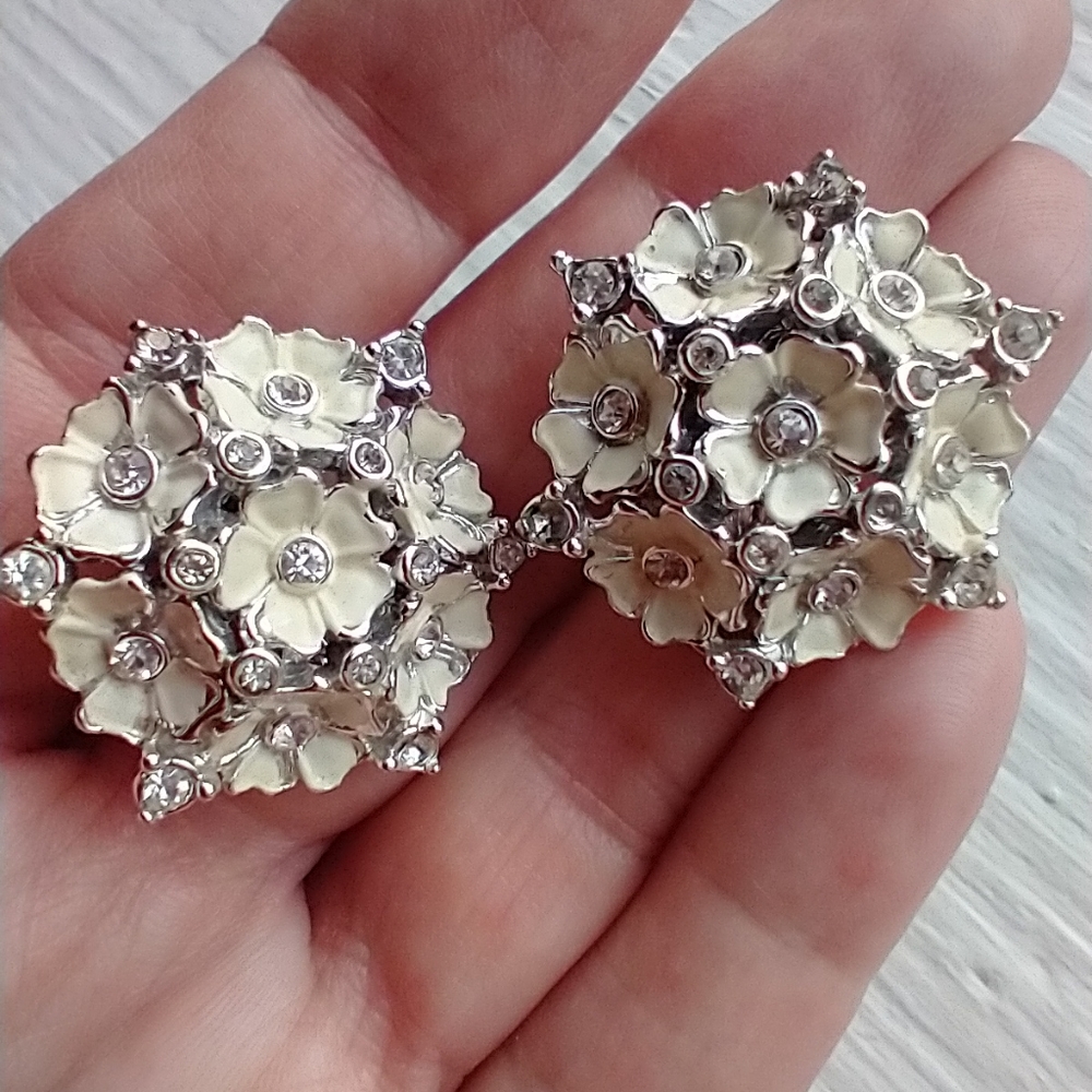 Vintage Charel Flower Clip Earrings